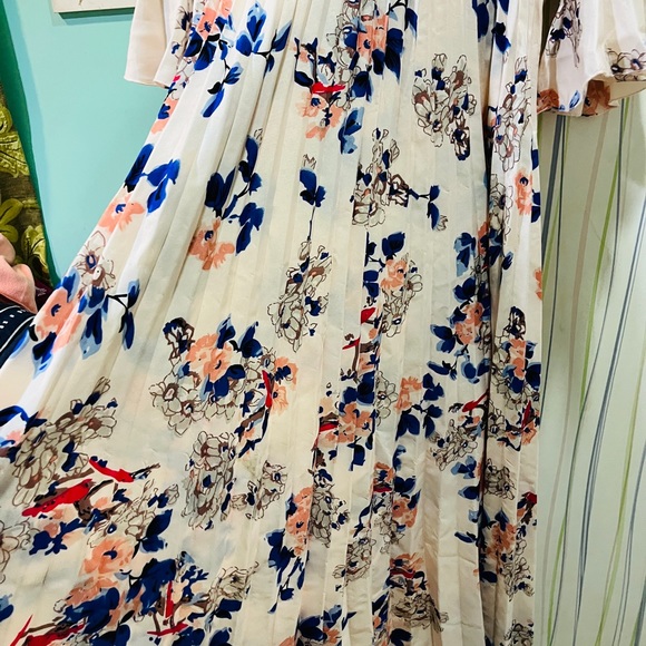 Floral print maxi dress with pleated flare😍 - Picture 5 of 7